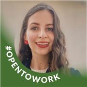 Profesora de castellano nativo, profunda pasión por la psicología, arte y literatura.